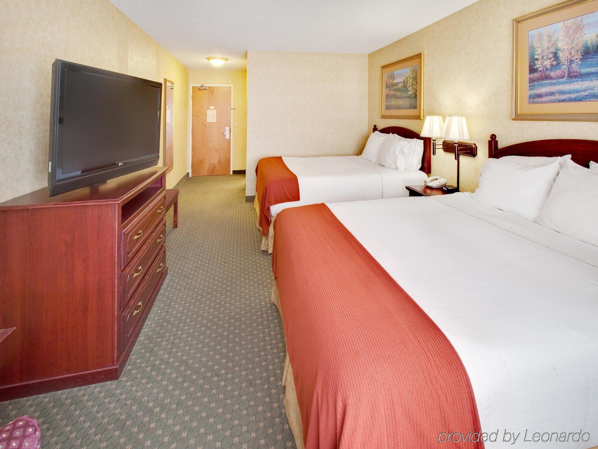 Holiday Inn Express Hotel & Suites Bismarck By Ihg Cameră foto